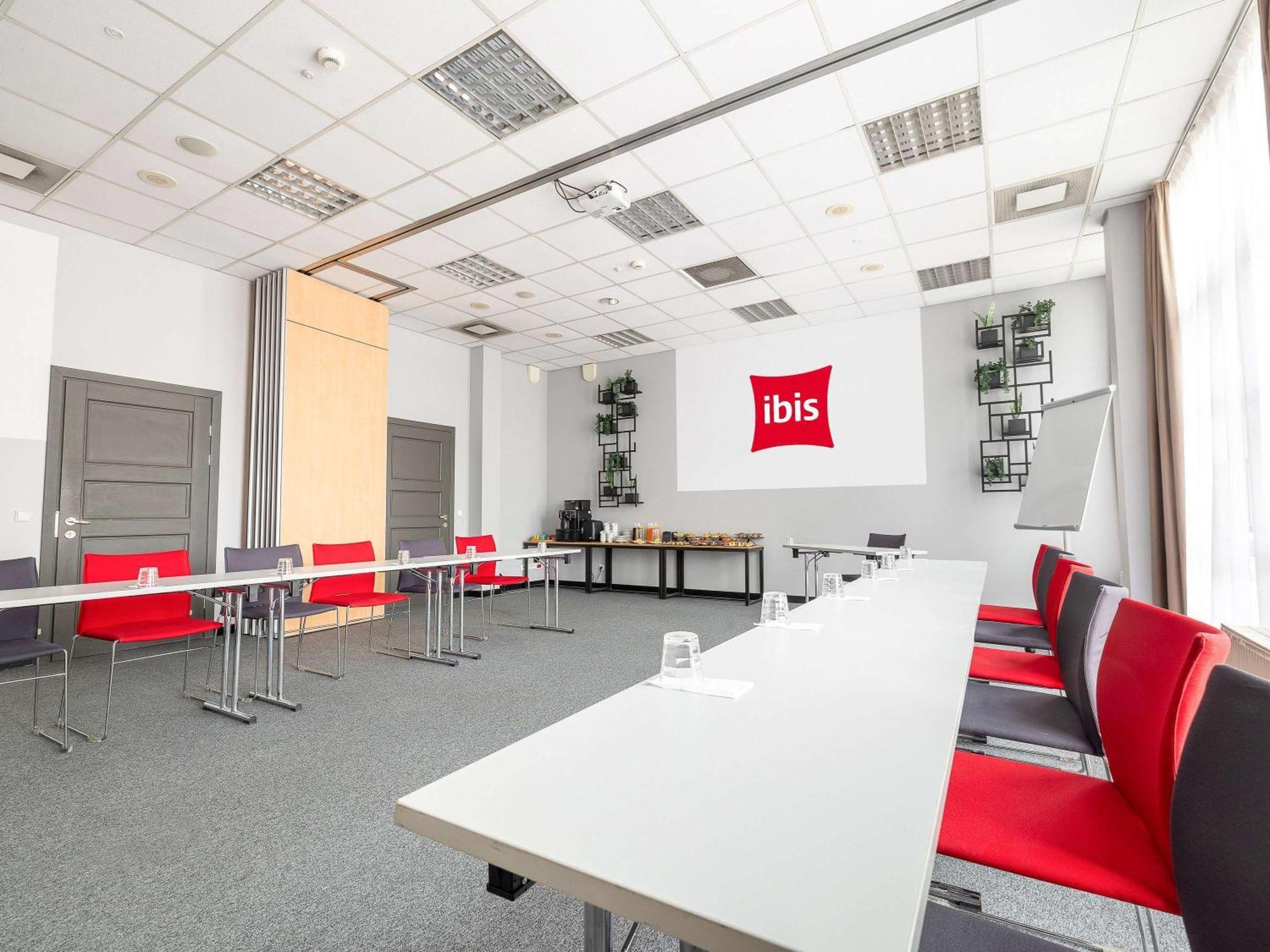 Ibis Poznan Stare Miasto ภายนอก รูปภาพ