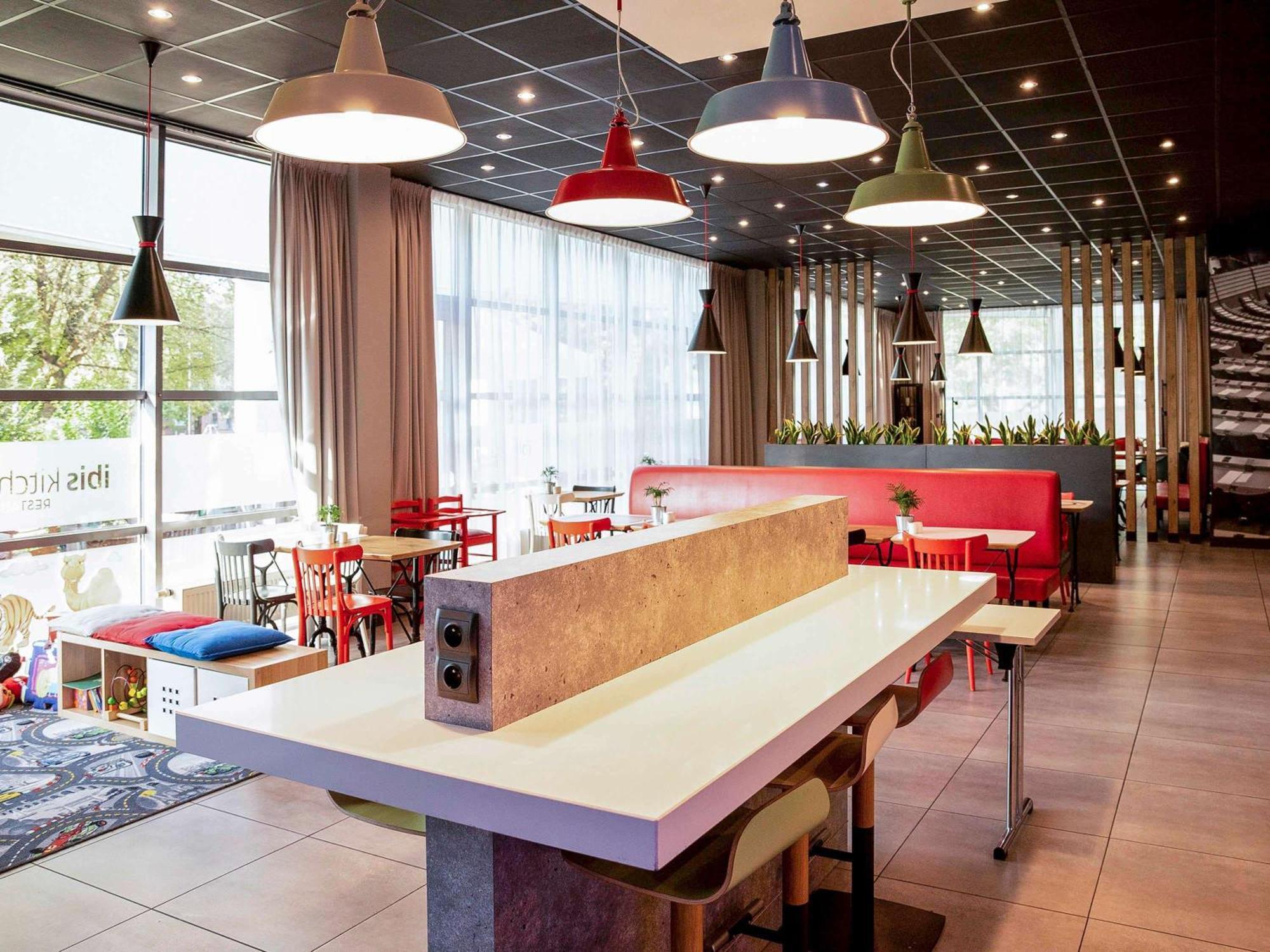 Ibis Poznan Stare Miasto ภายนอก รูปภาพ