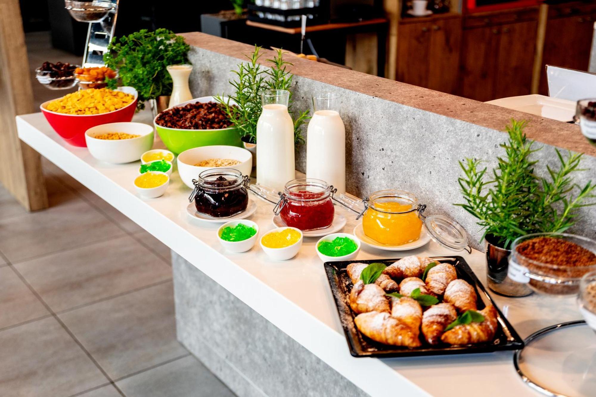 Ibis Poznan Stare Miasto ภายนอก รูปภาพ